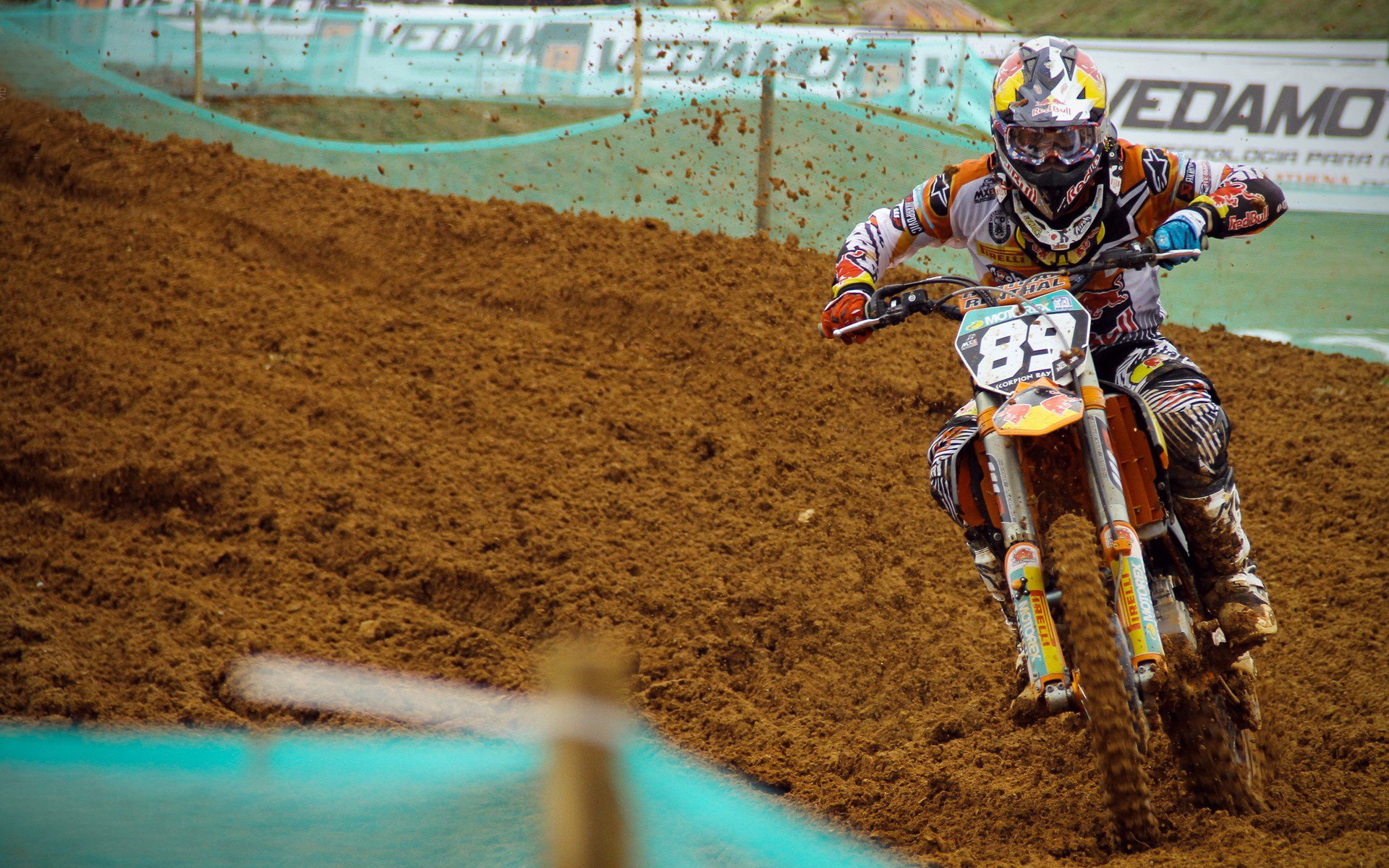 羽毛球赛场焦点！荷兰队对阵中国队，核心球员受伤，球队前景蒙阴影